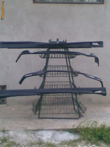 Praguri si ornamente logan alb/negru foto