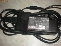 incarcator laptop toshiba original 19V 3,95A foto