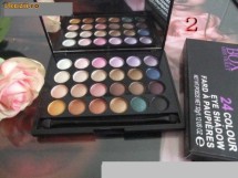 Set machiaj MAC - Trusa 24 culori MAC + 7 pensule Hello Kitty Mac foto