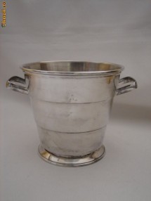 VAS ENGLEZESC PENTRU CUBURILE DE GHEATA, DIN METAL ARGINTAT foto