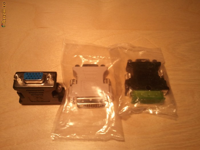 Adaptor DVI to VGA foto mare