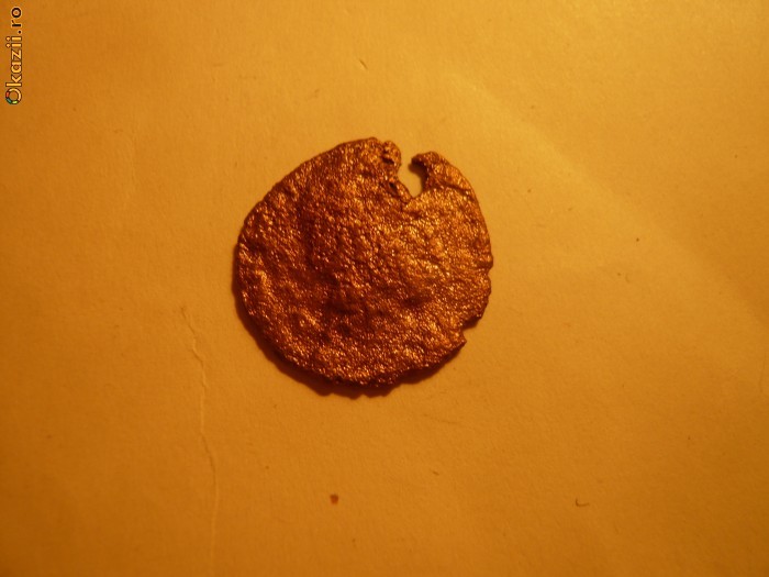 MONEDA ROMANA , BRONZ ,cal.mediocra ,d=1,8cm. foto mare