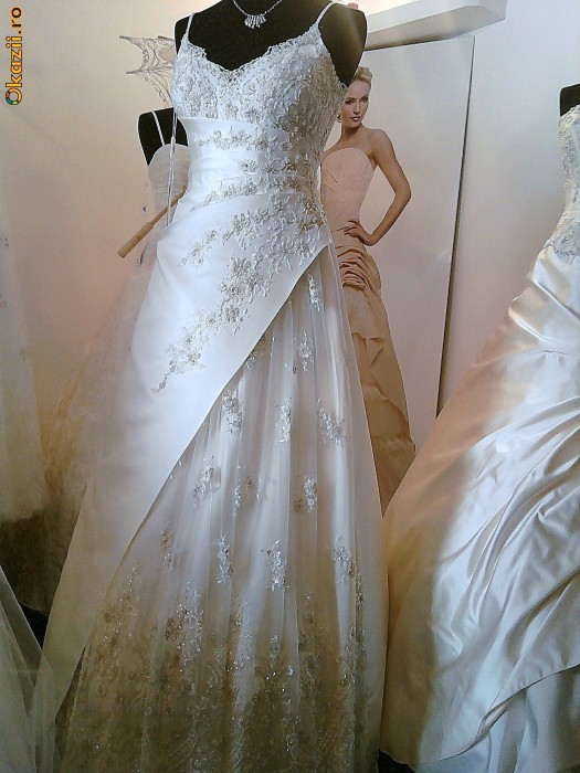vand rochie de mireasa foto mare