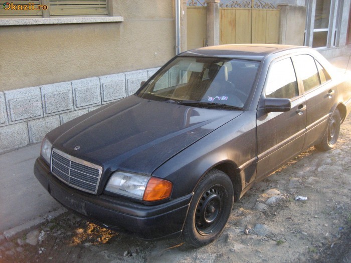 Dezmembrez Mercedes Benz C180 foto mare