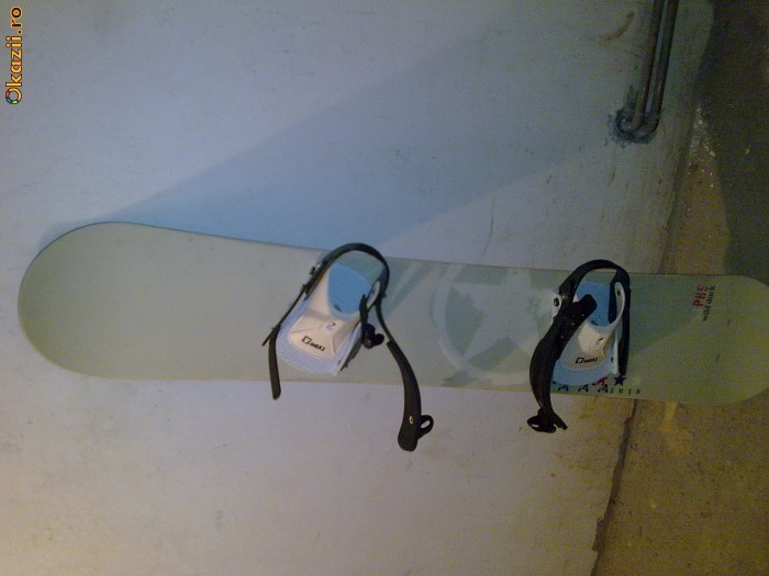 VAND SNOWBOARD FOLOSIT DE 3-4 ORI.!!!! foto mare