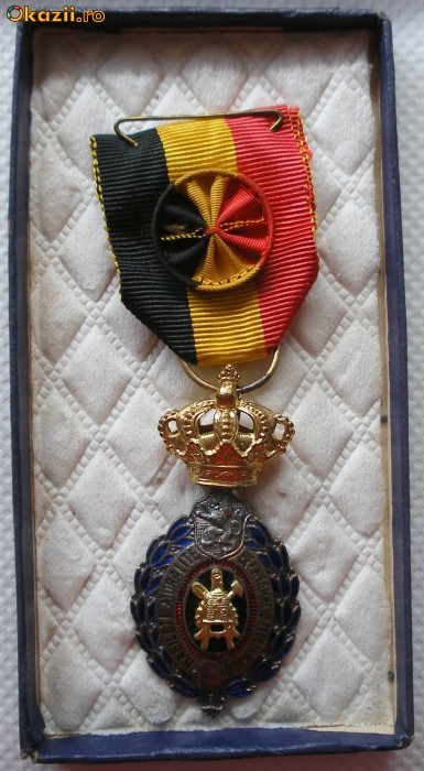 Belgia - Decoration du Travail clasa 2 - stare foarte buna + capacul original al cutiei foto mare