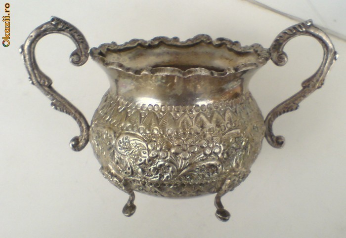 Bomboniera extra argintata (9X8CM). foto mare