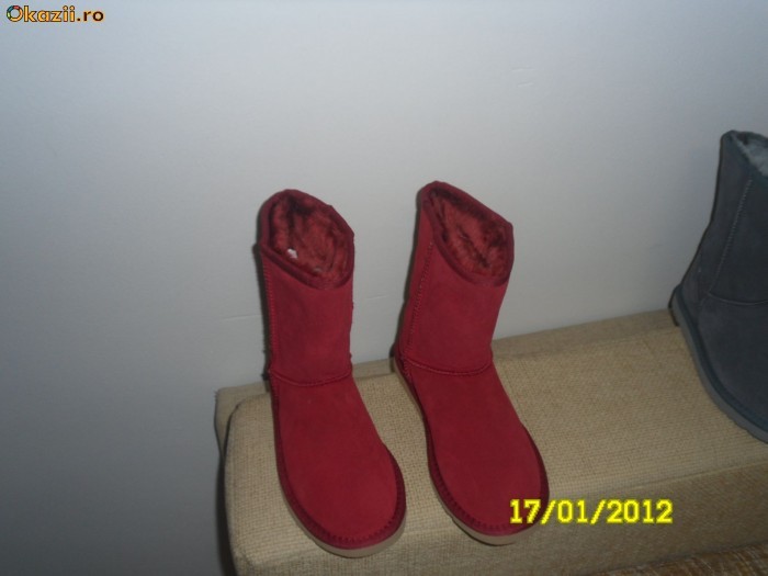 CIZME UGG AUSTRALIA CLASSIC SHORT foto mare