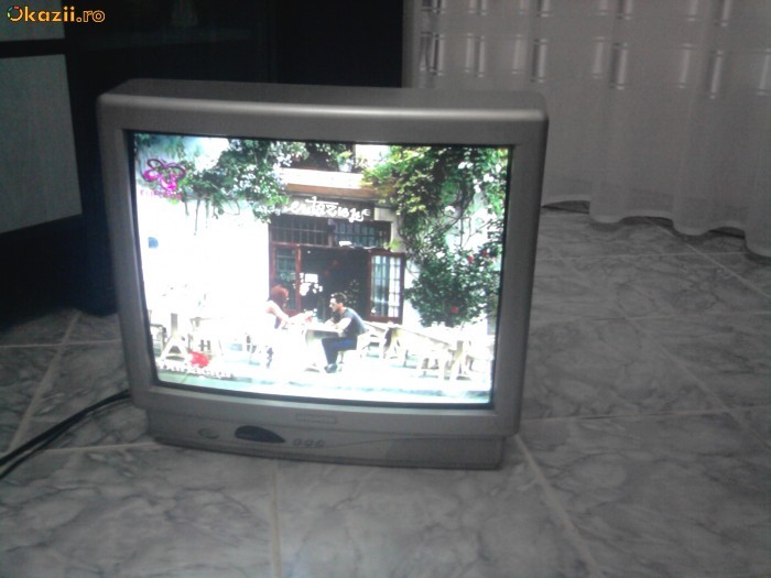 VAND TV HYUNDAI DIAGONALA 54 foto mare
