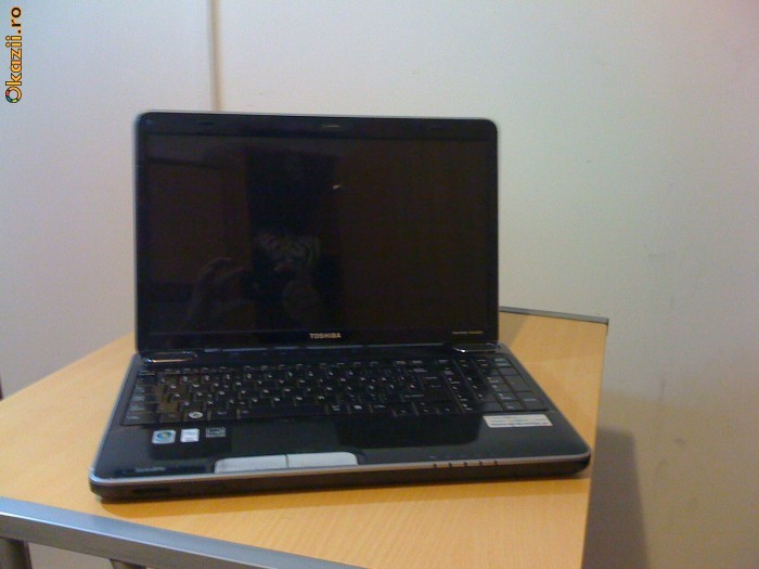 Laptop Toshiba foto mare