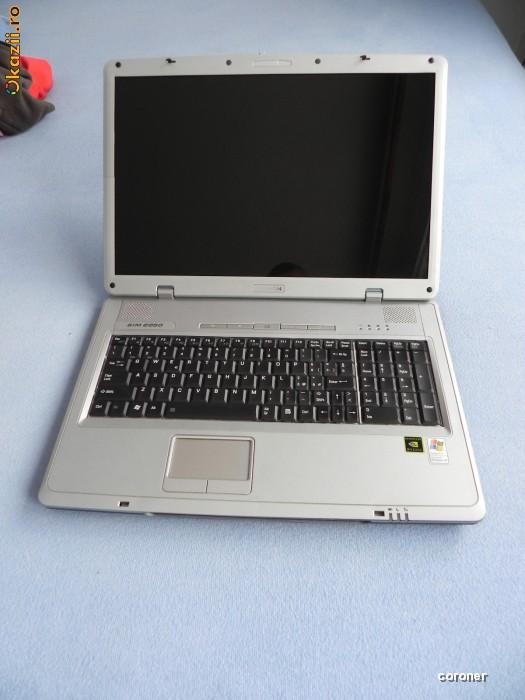 Laptop Medion SIM 2050 17 GLOSSY, Pentium M 1.73 GHz, 40 GB HDD, 1 GB DDR, DVD RW, TV Out, Wireless, Firewire, Card Reader - TRANSPORT GRATUIT foto mare