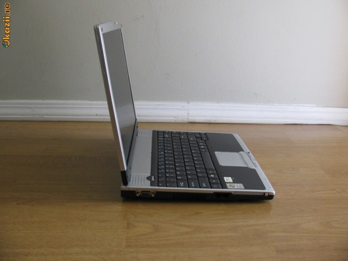 LAPTOP MEDION MD41017 PENTRU PIESE !! foto mare